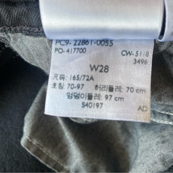 Levi's Wedgie Fit Button Fly Black Distressed Premium Jeans Size 28 - Picture 15 of 16